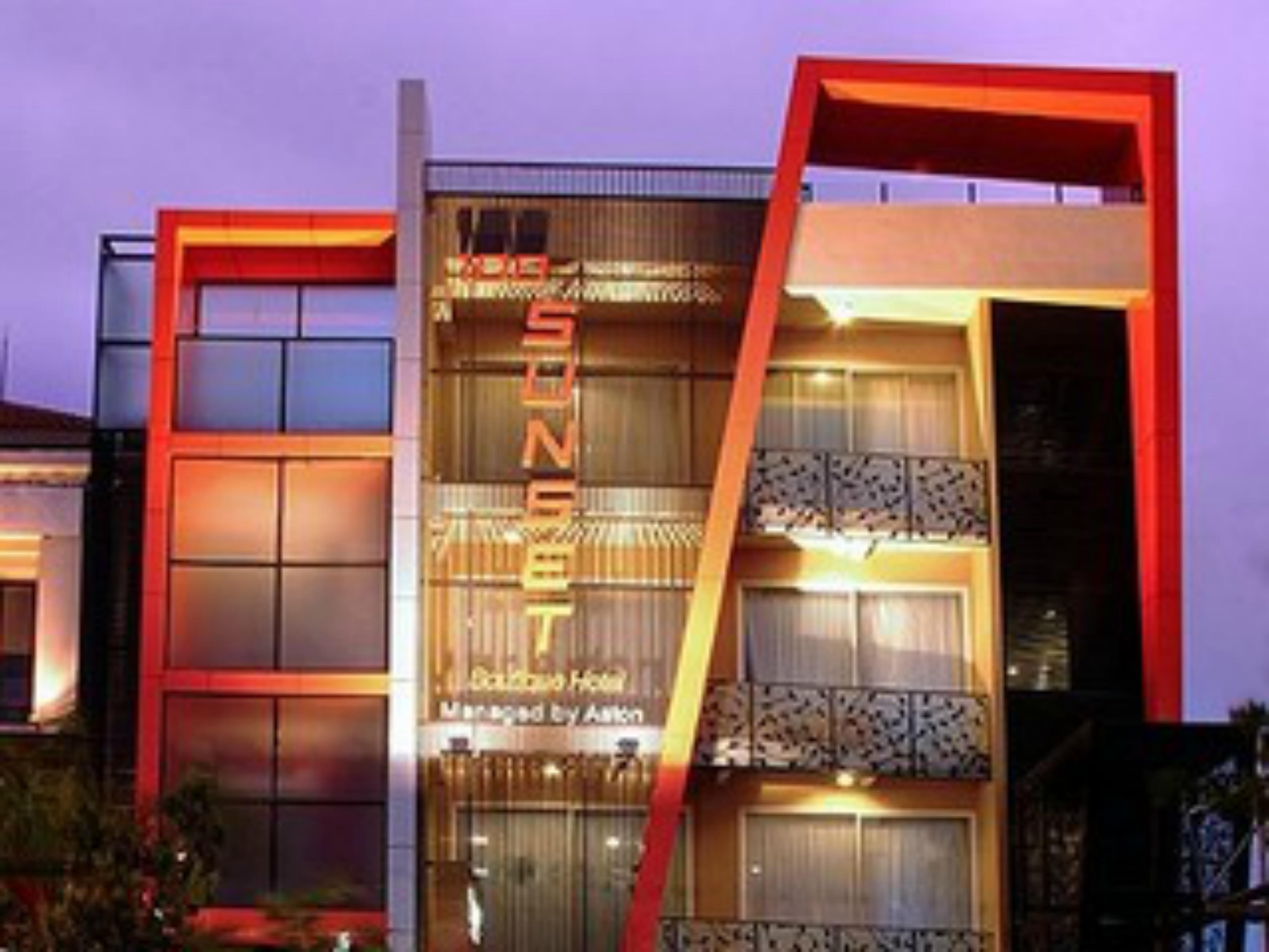 100 Sunset Kuta Hotel & Ballroom Экстерьер фото